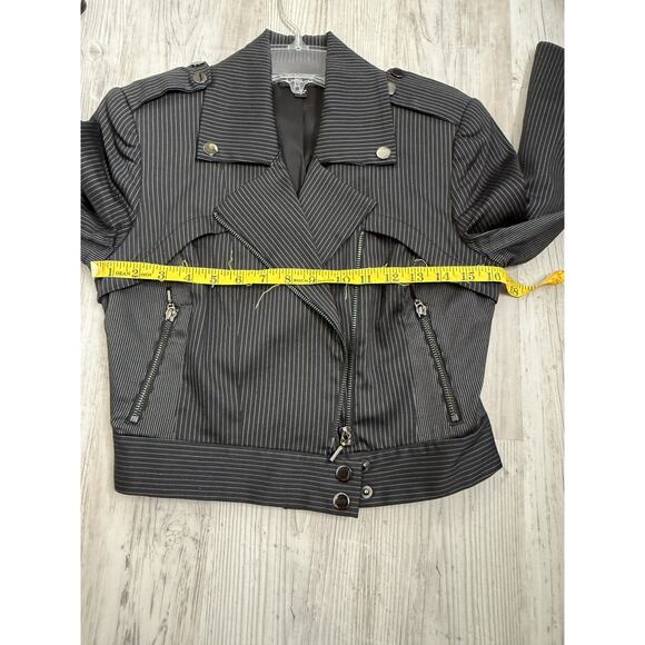 Bebe Women's Jacket Sz 6 Moto Cropped Pinstripe Bikercore Grunge Goth - Picture 15 of 16